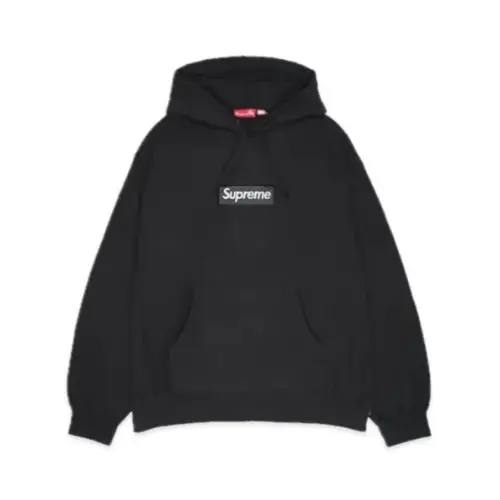 山本由伸が着用しているSupremeのパーカー