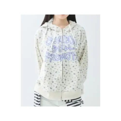 あいみょんが着用しているcommon gull products.のパーカー