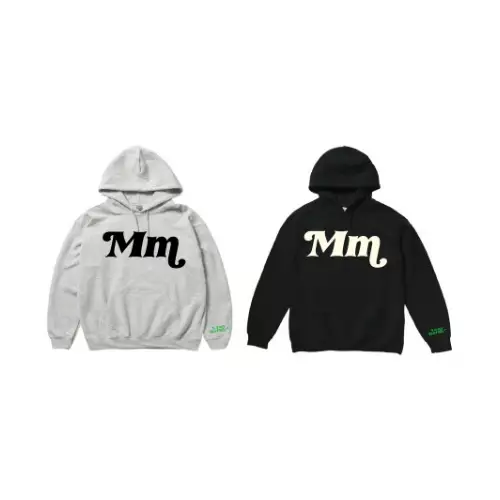 MANATOが着用しているLil Bit Betterのパーカー