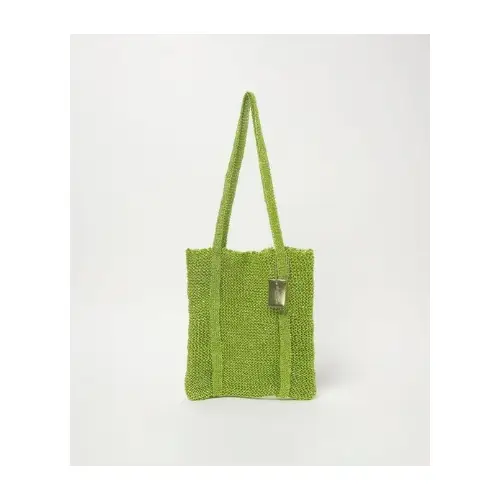 前田敦子が着用しているBEAUTY&YOUTHのトートバッグ