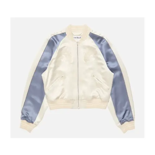 フィリックスが着用しているAcne Studiosのスタジャン・スカジャン