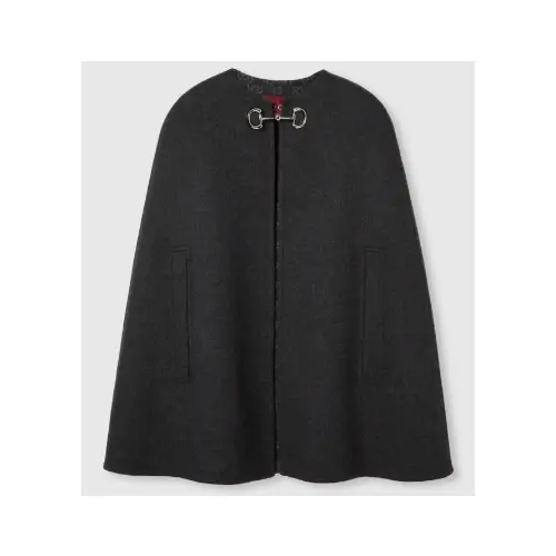 アイナ・ジ・エンドが着用しているGUCCIのコート