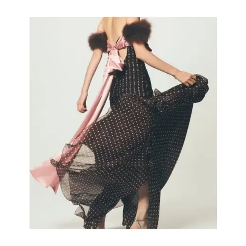 アイナ・ジ・エンドが着用しているVALENTINOのワンピース・ドレス