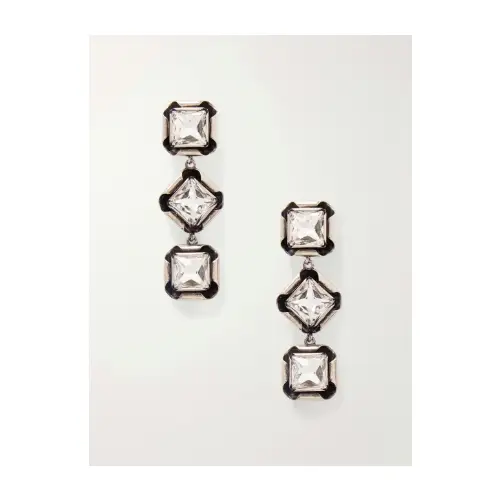 菜々緒が着用しているGIVENCHYのピアス
