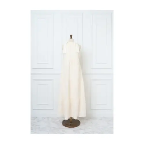 三上悠亜が着用しているMISTREASSのワンピース・ドレス