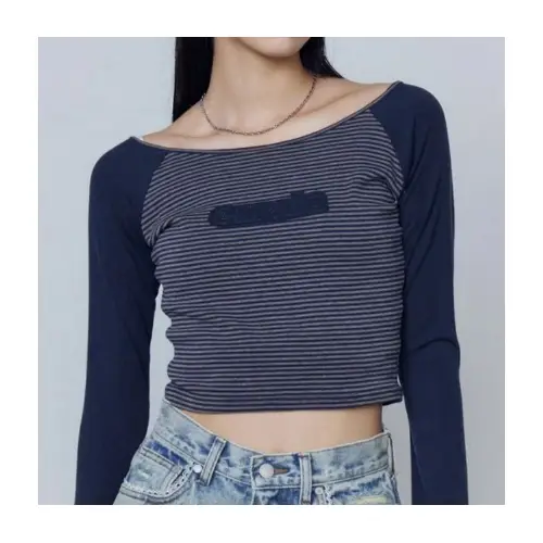 エアが着用しているEMODAのロンT