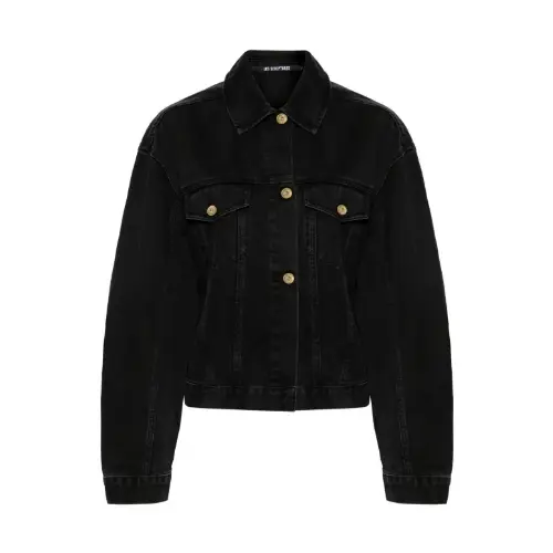 新木優子が着用しているJACQUEMUSのデニムジャケット