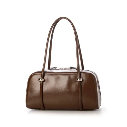 滝沢カレンが着用しているartemis by DIANAのショルダーバッグ