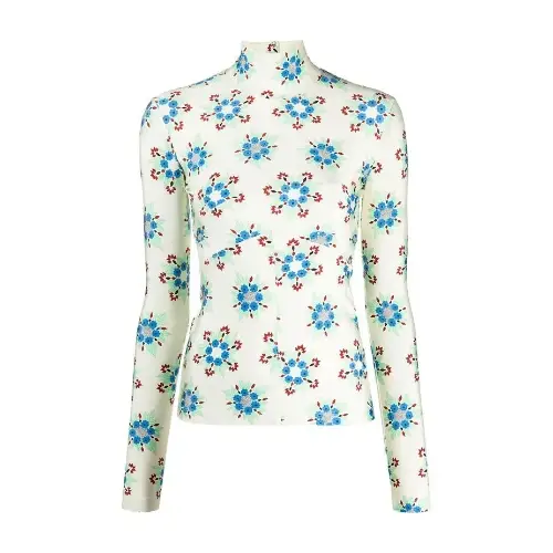 MAHINAが着用しているRabanneのロンT