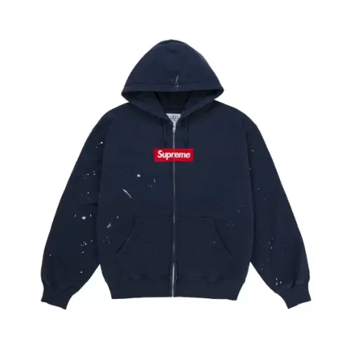 岩田剛典が着用しているSupremeのパーカー