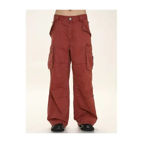 MOMOKAが着用しているMASONPRINCEのパンツ（ロング）