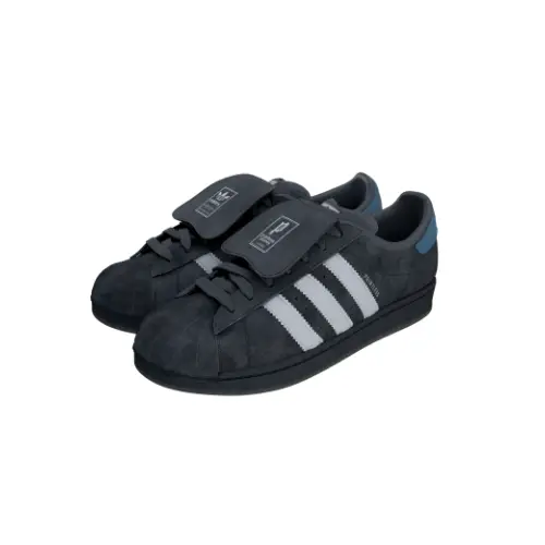 常田大希が着用しているadidasのスニーカー