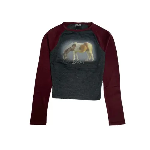 ジェニーが着用しているSCULPTORのロンT