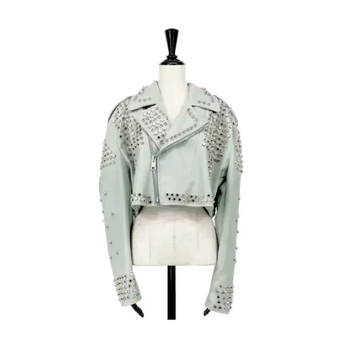 MAHINAが着用しているAniye Recordsのレザージャケット