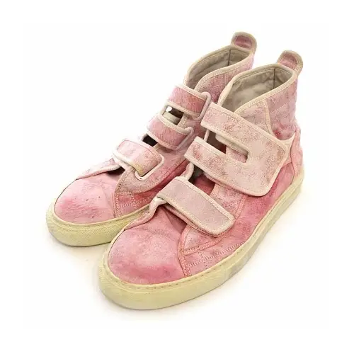 ウォンヒが着用しているRaf Simonsのスニーカー
