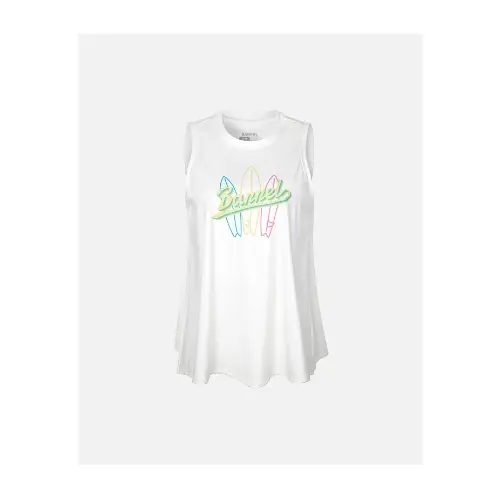 ジヒョが着用しているBARRELのノースリーブ・タンクトップ