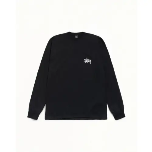 リノが着用しているStussyのスウェット