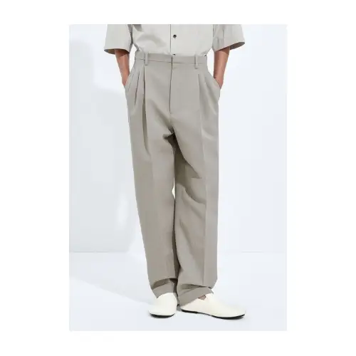 SOTAが着用しているBOTTEGA VENETAのパンツ（ロング）