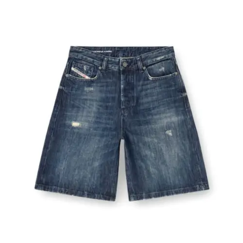 KOHARUが着用しているDIESELのパンツ（ショート）