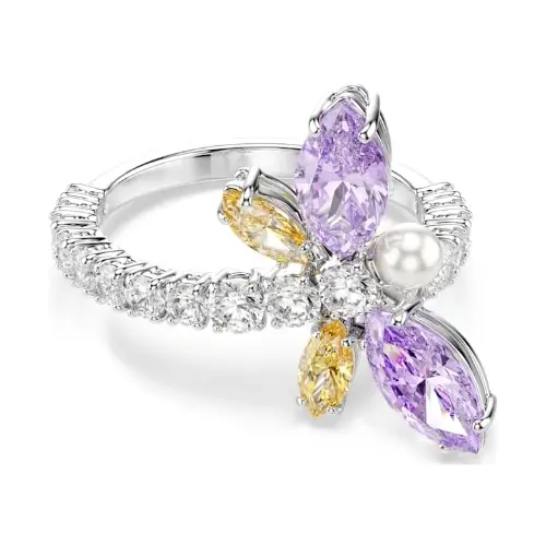 チェウォンが着用しているSWAROVSKIのリング