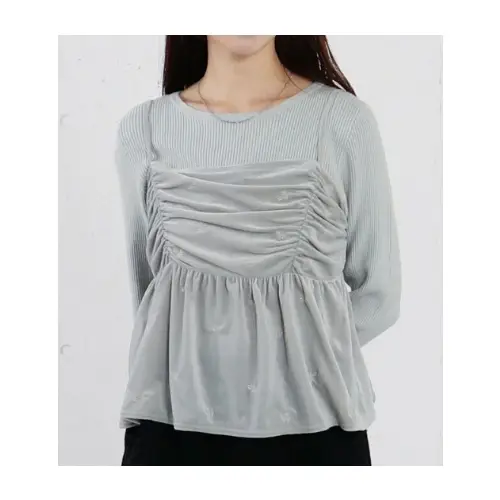 加藤乃愛が着用しているarchivesのノースリーブ・タンクトップ