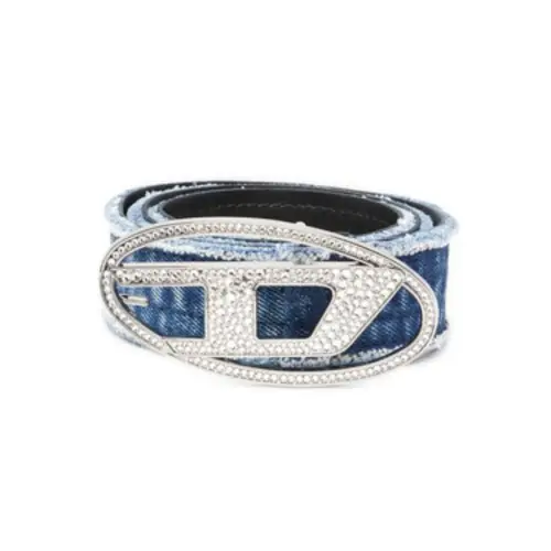 JISOOが着用しているDIESELのベルト