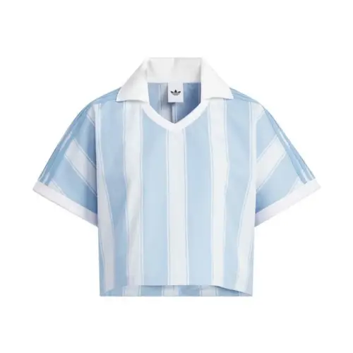 重盛さと美が着用しているadidasのTシャツ