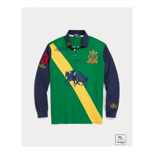 ユンジンが着用しているPOLO RALPH LAURENのポロシャツ