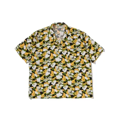 ジェシーが着用しているA BATHING APEのシャツ・ブラウス