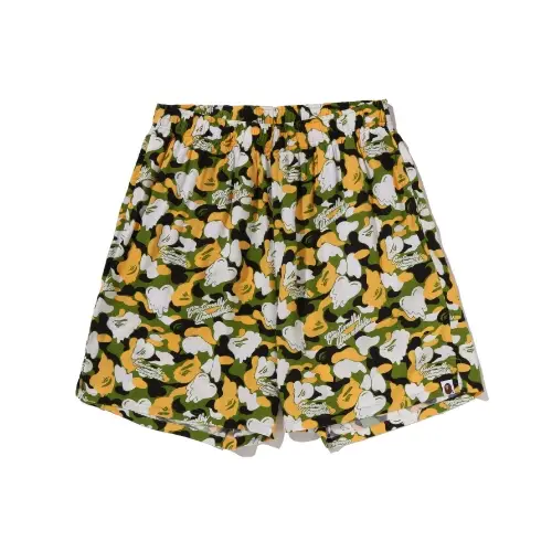 ジェシーが着用しているA BATHING APEのパンツ（ショート）