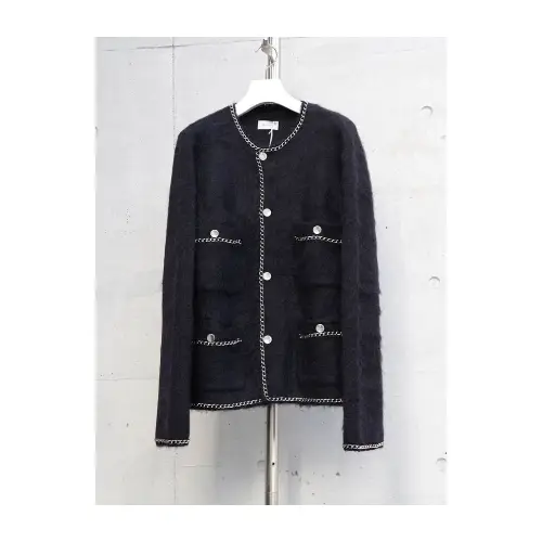 バンチャンが着用しているBED J.W. FORDのカーディガン