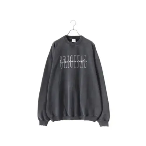 佐藤健が着用しているVETEMENTSのスウェット