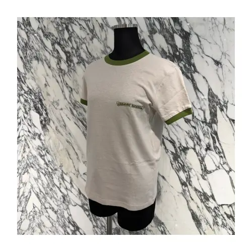 ジヒョが着用しているChrome HeartsのTシャツ