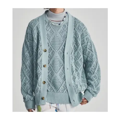 佐久間大介が着用しているLiNoHのカーディガン