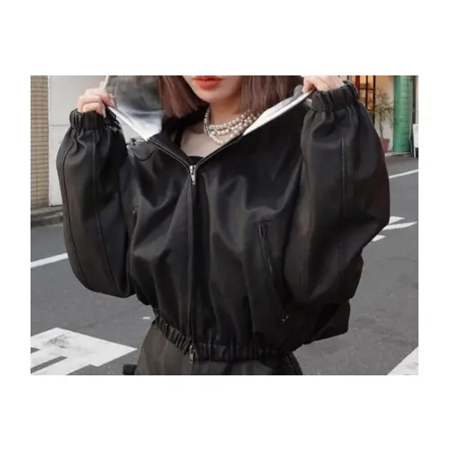 浅見めいが着用しているDarichのレザージャケット