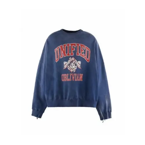 RIHOが着用しているSAINT Mxxxxxxのスウェット