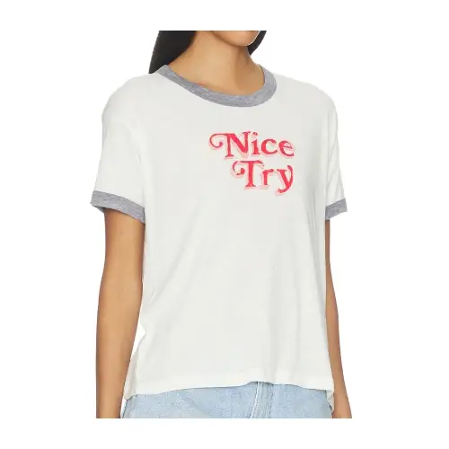 ロゼが着用しているDAYDREAMERのTシャツ