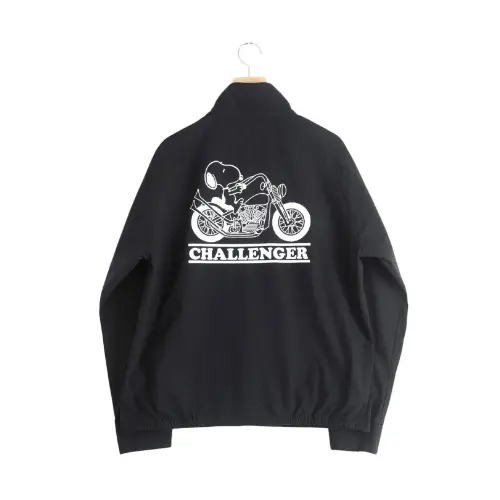 としみつが着用しているCHALLENGERのジャケット全般