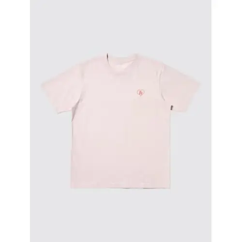 YURIが着用しているUNIQLOのTシャツ
