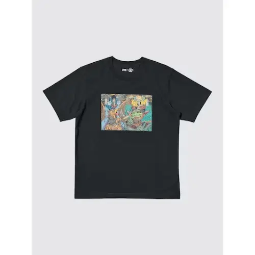MOMOKAが着用しているUNIQLOのTシャツ