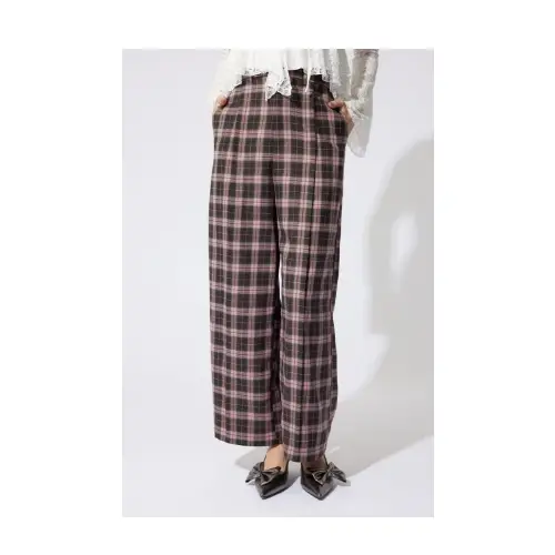 本田望結が着用しているriendaのパンツ（ロング）