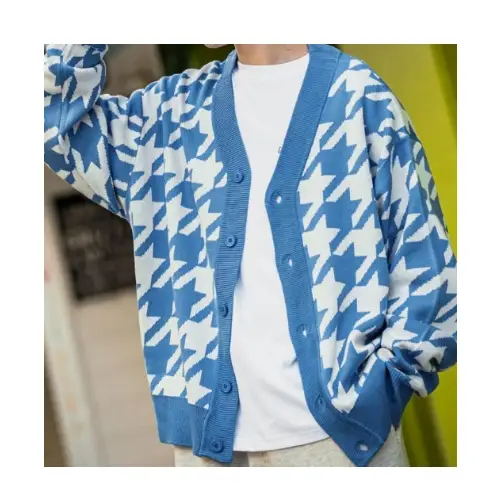 HIKAKINが着用しているimprovesのカーディガン