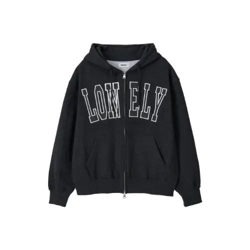 リノが着用しているNOHANTのパーカー