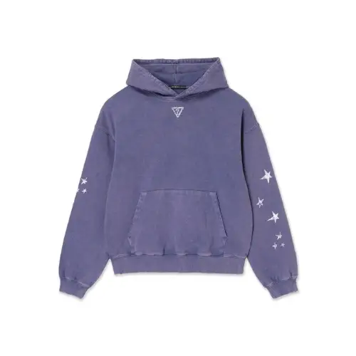 ヒョンジンが着用しているGUESS JEANSのパーカー