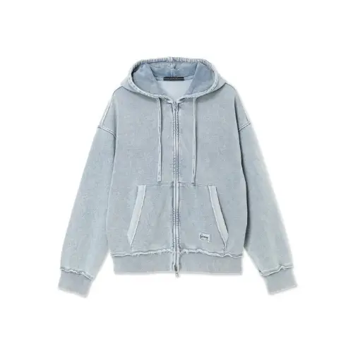 ヒョンジンが着用しているGUESS JEANSのパーカー