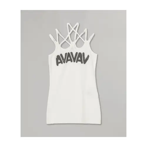 JISOOが着用しているAvavavのノースリーブ・タンクトップ