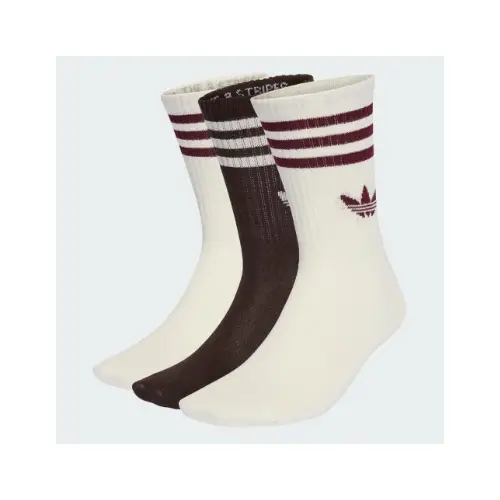 きりたんぽが着用しているadidasのソックス