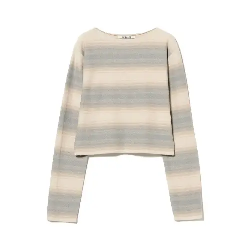 齋藤飛鳥が着用しているAURALEEのニット