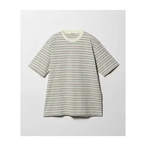 菊池風磨が着用しているAURALEEのTシャツ