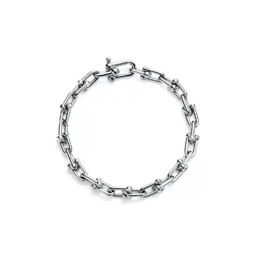 松下洸平が着用しているTiffany & Co.のブレスレット